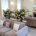 Le Chateau D فندق مبيت وإفطار 4*
