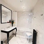 Couette-café Le Château D 4*