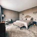 Le Château D Couette-café 4*