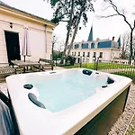 Couette-café Le Château D Hardricourt