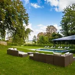 Le Chateau D فندق مبيت وإفطار Hardricourt