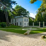 Le Chateau D