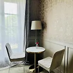فندق مبيت وإفطار Le Chateau D 4*