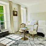 Le Chateau D 4*