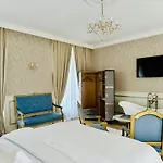 Le Chateau D 4* Hardricourt