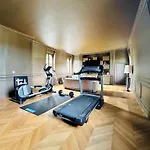 Le Chateau D فندق مبيت وإفطار Hardricourt
