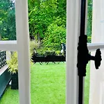 ベッド・アンド・ブレックファスト Le Chateau D 4*