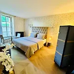 Le Chateau D فندق مبيت وإفطار Hardricourt