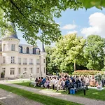 Le Chateau D فندق مبيت وإفطار