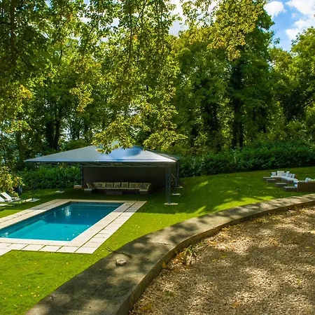 Bed & Breakfast Le Chateau D *