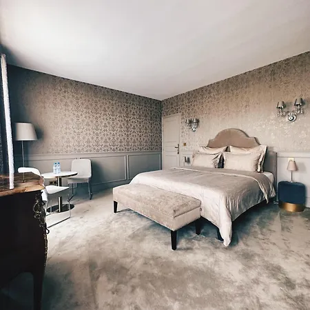 Le Chateau D Bed & Breakfast Hardricourt