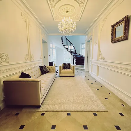 Le Château D 4* Hardricourt