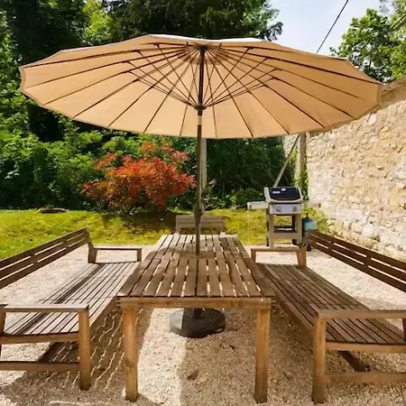 Acomodação com café da manhã  Le Château D 4*