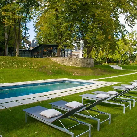 Le Chateau D 4* Hardricourt