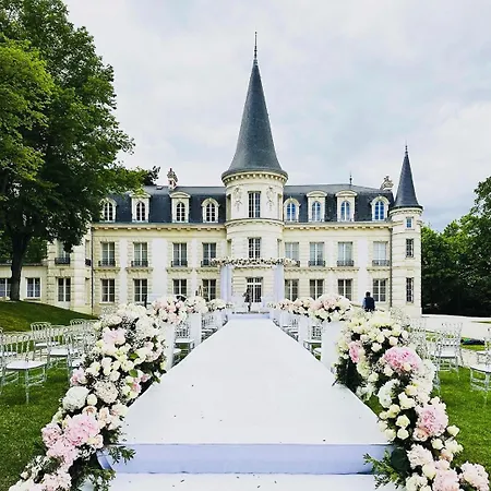 Le Chateau D Hardricourt