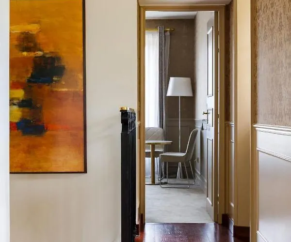Le Chateau D فندق مبيت وإفطار