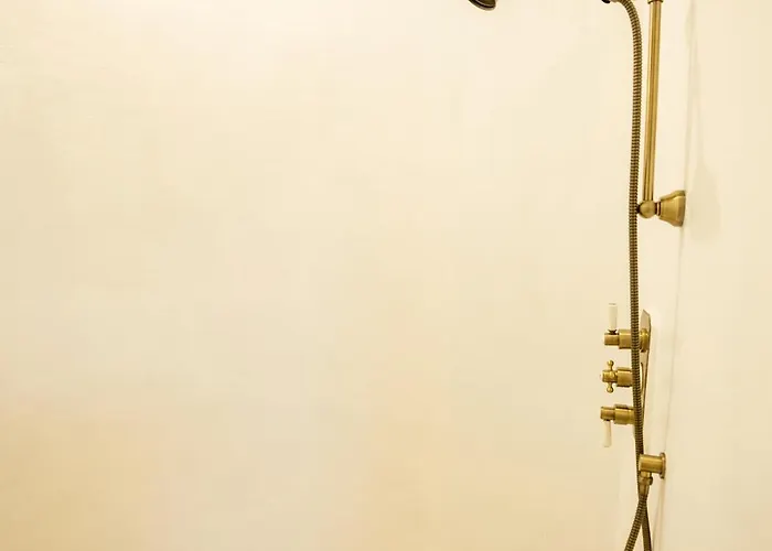 Le Chateau D فندق مبيت وإفطار 4*