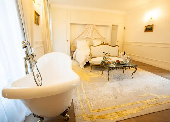 Le Château D Hardricourt