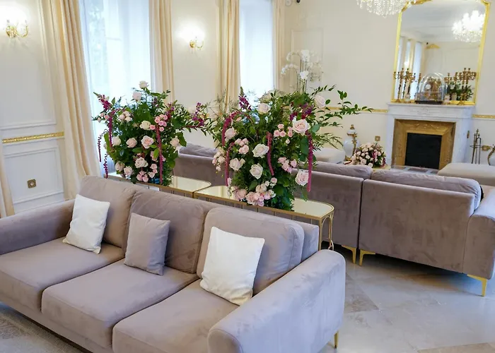 Le Chateau D فندق مبيت وإفطار 4*
